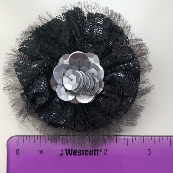 Ann Taylor LOFT Flower Pin Brooch - Picture 3 of 3